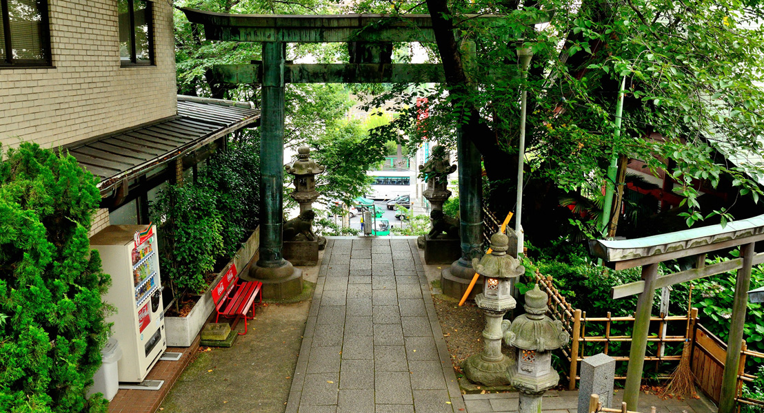 市谷亀岡八幡宮